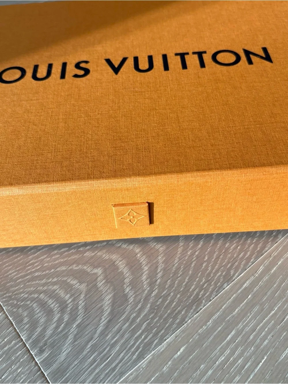 Louis Vuitton medium flat shirt gift box